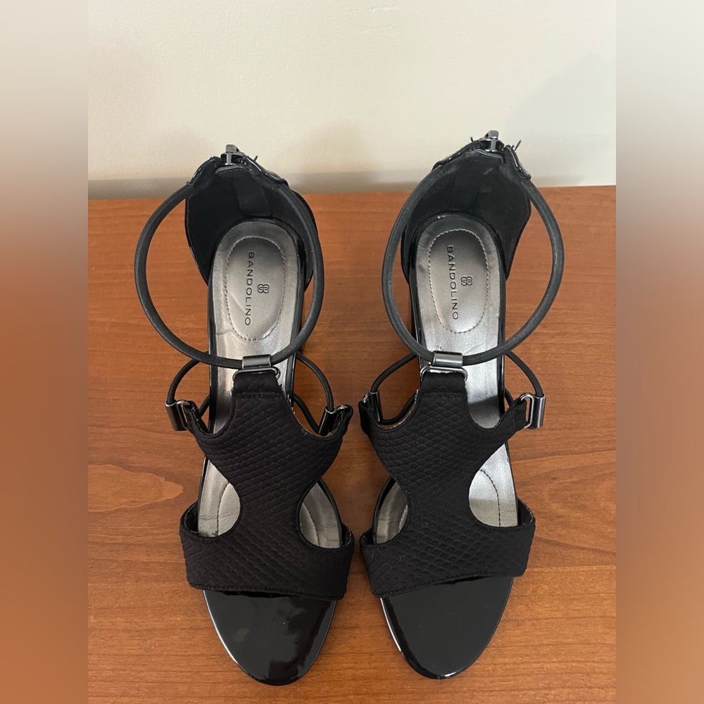 Bandolino black 3” heels size 8 - Picture 3 of 4
